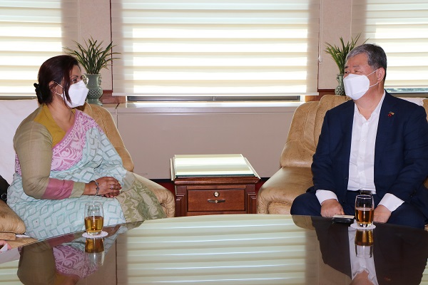 ▲ 주한 방글라데시 대사가 지난 27일 대전상공회의소를 방문 상호 간 투가 및 교류 확대를 약속했다.ⓒ대전상공회의소