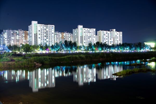 ▲ 증평 보강천 야경.ⓒ증평군