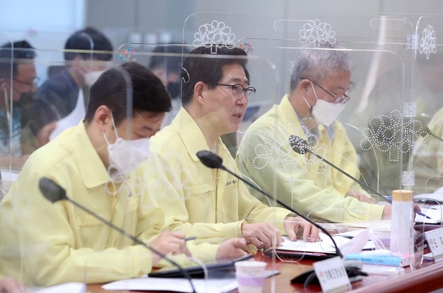 ▲ 양승조 충남도지사가 9일 도청에서 실국원장회의를 주재하고 있다.ⓒ충남도