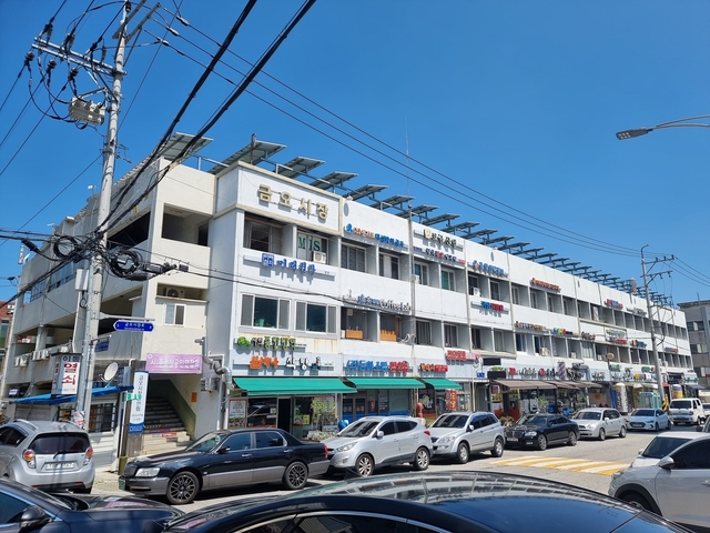 ▲ 경북도는 16일 과학기술정보통신부에서 추진하는 도시재생연계 리빙랩 사업에 구미 금오시장 내 커뮤니티형 스마트 팜 시스템 개발 계획이 사전기획 과제로 선정됐다. 사진은 금오시장.ⓒ경북도