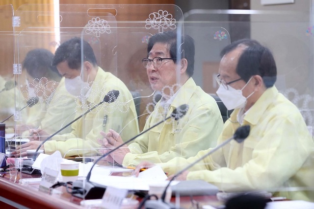 ▲ 양승조 충남도지사가 17일 도청에서 실국원장회의를 주재하고 있다.ⓒ충남도