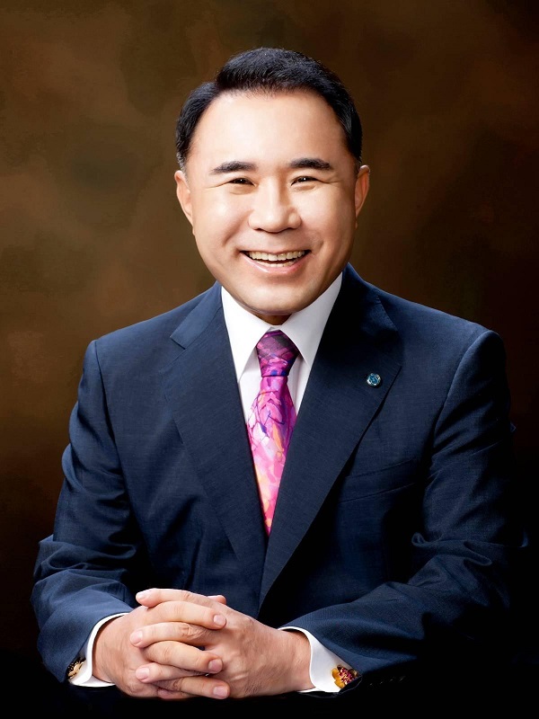 ▲ 윤홍근 회장ⓒ제너시스BBQ