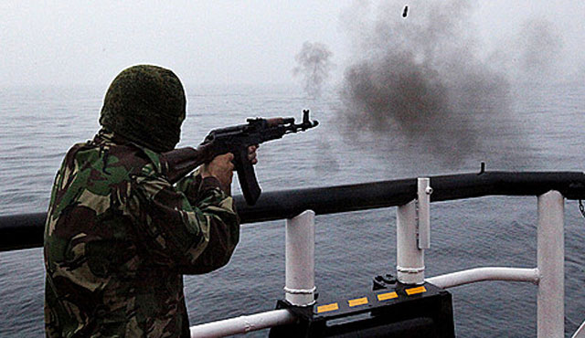 ▲ 해상에서 사격훈련 중인 러시아군(본문 내용과 관련이 없는 사진입니다.). ⓒ뉴시스. 무단전재 및 재배포 금지.