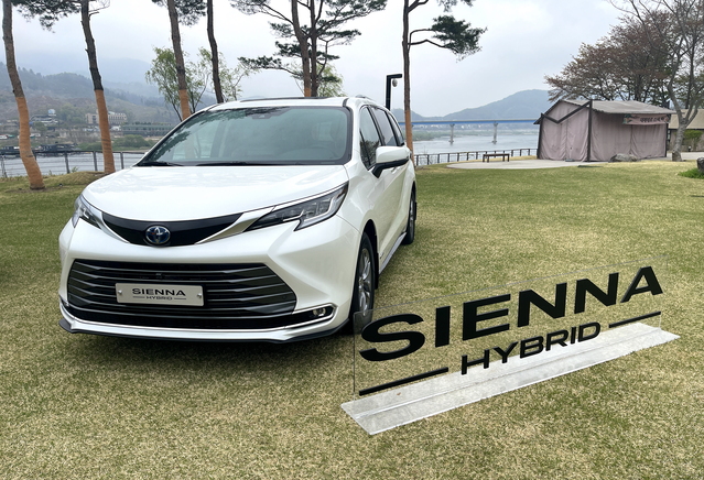 ▲ 일본차가 올해 들어 회복세를 보이고 있다. 토요타 시에나 하이브리드 모습. ⓒ김재홍 기자