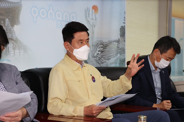 ▲ 이강덕 포항시장이 포항 죽장면 특별재난지역 조기 선포를 강력히 건의하고 있다.ⓒ포항시