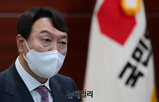 ▲ 윤석열 국민의힘 대선 예비후보가 지난달 30일 오전 충남 천안시 국민의힘 충남도당을 방문해 당원들과 간담회를 갖고 있다. ⓒ충남 천안=정상윤 기자