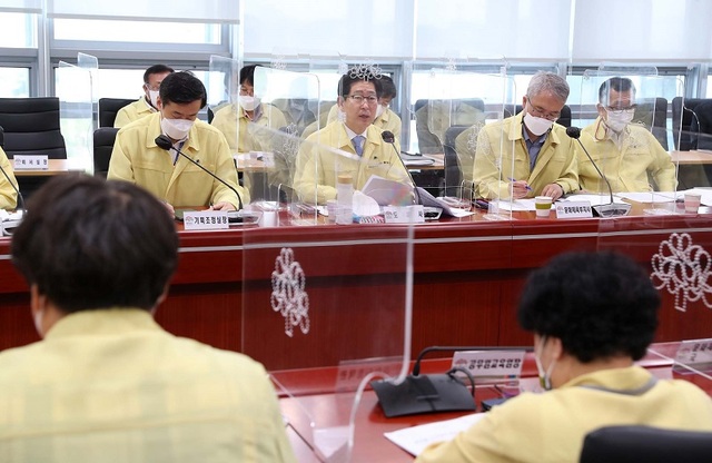 ▲ 양승조 충남도지사가 6일 도청에서 실국원장회의를 주재하고 있다.ⓒ충남도