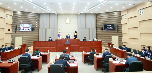 ▲ 성주군의회(의장 김경호)는 9월 6일부터 14일까지 9일간의 의사일정으로 2021년도 제2회 추가경정 예산안 및 제2차 기금운용계획 변경안, 조례안 심의 등 각종 의안을 처리할 예정이다.ⓒ성주군의회