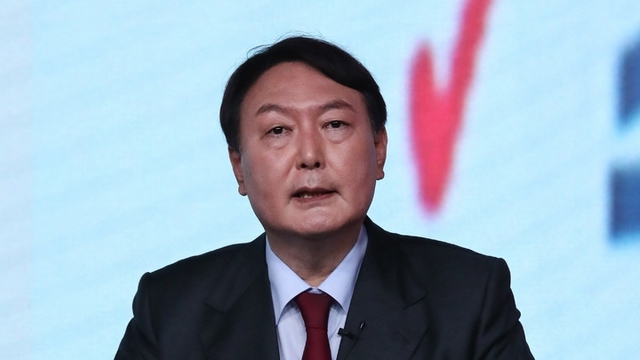 ▲ 국민의힘 윤석열 대선 예비후보가 7일 서울 강서구 마곡동 ASSA빌딩 방송스튜디오에서 열린 국민의힘 '제20대 대통령후보 1차 경선 후보자 3대 정책공약 발표회'에서 공약발표를 하고 있다.