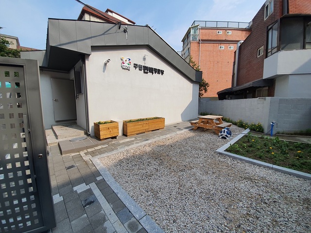 ▲ 서울시가 추진 중인'그린 리모델링'을 완료한 '편백 경로당' 모습. ⓒ서울시