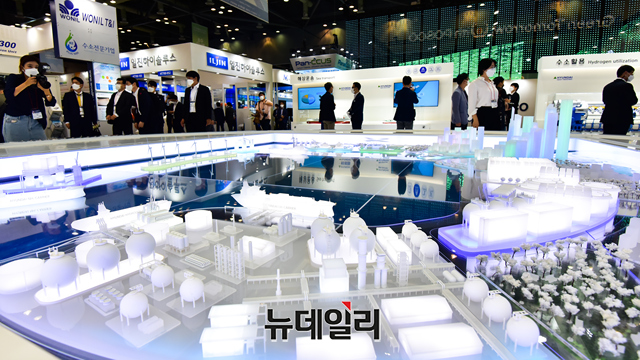 ▲ 수소모빌리티+쇼에 전시된 수소관련 전시물 모습. ⓒ뉴데일리