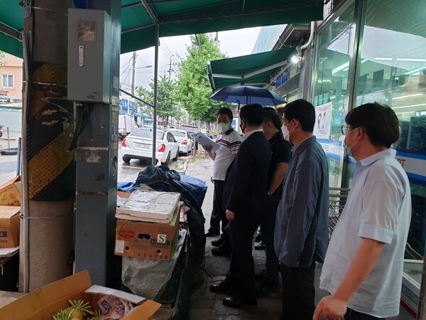 ▲ 대전 중구는 추석을 맞아 오는 15일까지 전통시장 시설물 안전점검을 진행한다.ⓒ대전 중구