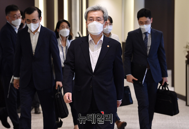 ▲ 은행연합회 들어오는 고승범 금융위원장 ⓒ강민석 기자