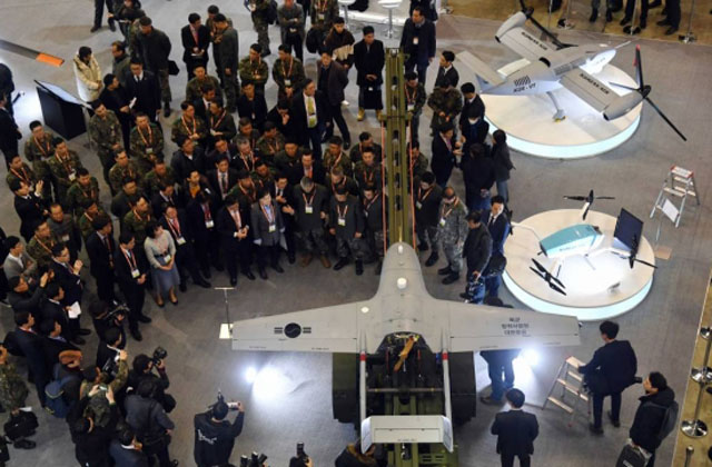 ▲ 2019 드론쇼 코리아에 전시된 군용 드론 모형들. 군용 드론은 취미·여가용 드론과는 차원이 다른 기술이 필요하다(사진과 기사 본문은 관련이 없습니다.) ⓒ뉴시스. 무단전재 및 재배포 금지.