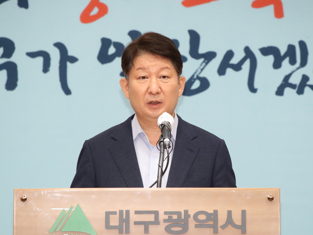 ▲ 권영진 대구시장은 14일 오전 대구시청에서 브리핑을 갖고 ‘청년주거안정 패키지’ 도입을 발표했다.ⓒ대구시