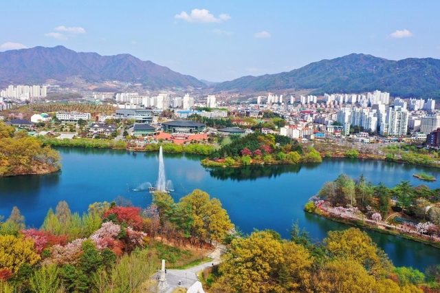 ▲ 충주 호암지 일원 전경.ⓒ충주시