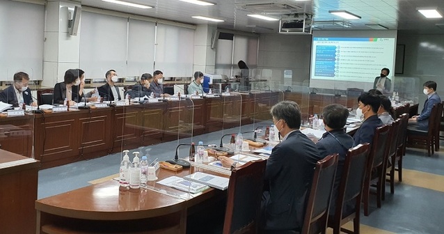 ▲ 단양군이 15일 군청에서 개최한 ‘제3차 평생학습도시 단양군 중장기 종합발전계획 수립 용역’ 중간 보고회가 열렸다.ⓒ단양군