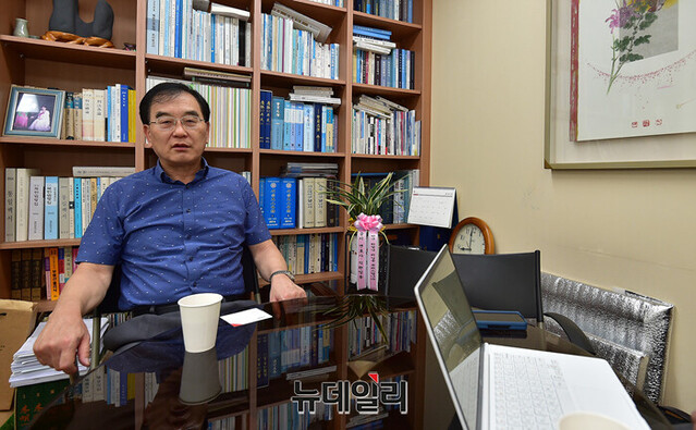 ▲ 이재원 회장이 문재인 정부를 향해 