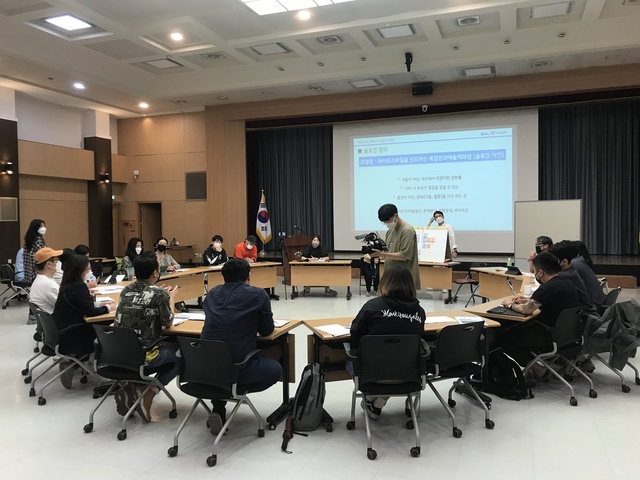 ▲ 대구시는 지난 8월 4일 안창모 경기대 교수 등이 참석한 ‘학계 전문가 라운드테이블’을 시작으로 8월 20일 심영규 프로젝트데이 대표 등이 함께한 ‘현장 컨설턴트 라운드테이블’이 개최됐다.ⓒ대구시