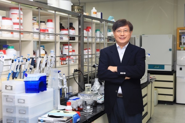 ▲ 한남대 신소재공학과 이진호 교수.ⓒ한남대