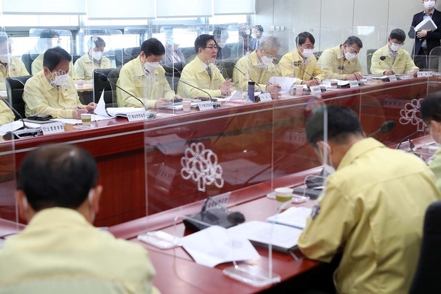 ▲ 양승조 충남도지사가 27일 도청에서 실국원장회의를 주재하고 있다.ⓒ충남도