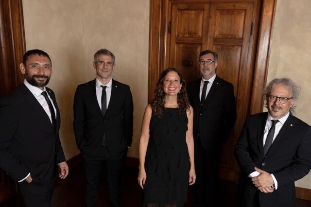 ▲ 아스토르 피아졸라 퀸텟(왼쪽부터 바이올리니스트 세르다르 겔디무라도프, 반도네오니스트 파블로 마이네티, 피아니스트 바바라 바라시 페가, 더블베이시스트 다니엘 팔라스카, 기타리스트 아르만도 데 라 베가).ⓒ봄아트프로젝트