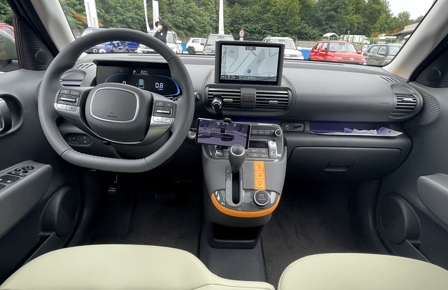 ▲ 내부 모습은 경차답게 심플한 느낌이다.ⓒ김재홍 기자