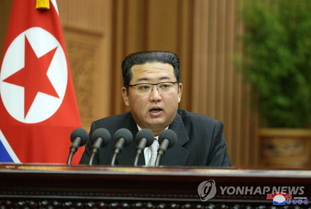 ▲ 지난 29일 최고인민회의 제14기 제5차 회의에서 시정연설을 하는 김정은. ⓒ연합뉴스. 무단전재 및 재배포 금지.