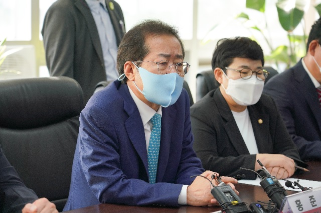 ▲ 홍준표 국민의힘 대선 예비후보가 1일 서울 영등포구 한국노동조합총연맹에서 열린 간담회에서 발언을 하고 있다.ⓒ사진=홍준표 캠프