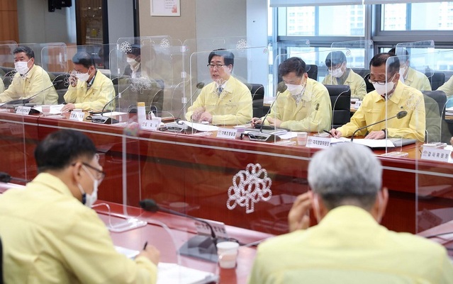 ▲ 양승조 충남도지사가 5일 도청에서 실국원장회의를 주재하고 있다.ⓒ충남도