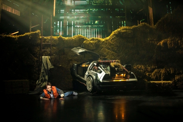 ▲ 뮤지컬 '백투더퓨처' 공연 장면.ⓒSean Ebsworth Barnes