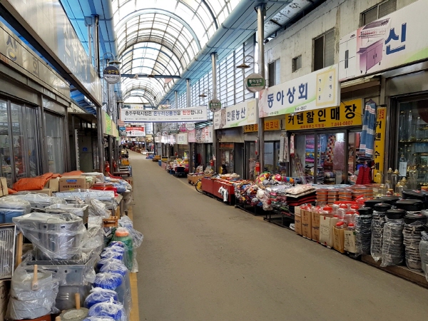 ▲ 충주시 봉방동에 위치한 무학시장 전경.ⓒ충주시