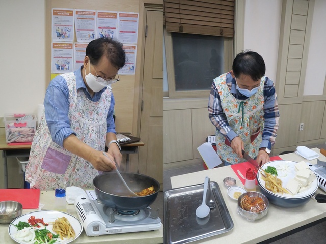 ▲ 경산시건강가정·다문화가족지원센터(센터장 정유희)는 경산에 거주하는 40~70대 아버지를 대상으로 9월 29일부터 10월 27일까지 아버지 역할교육과 아버지 요리 교실 ‘통(通)하는 아빠3’를 온라인 및 오프라인으로 운영한다.ⓒ경산시