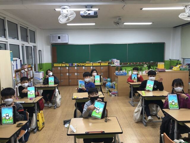 ▲ 경북교육청(교육감 임종식)은 영어 도서 및 교구 지원을 위해 초‧중‧고등학교 80개교를 선정해 교당 1000만 원 이내 총 5억 원의 예산을 지원했다.ⓒ경북교육청