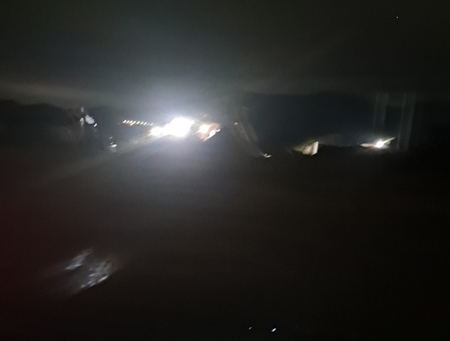 ▲ 충북 청주시 청원구 A골재 채취장의 야간 작업 모습.ⓒ독자 제보