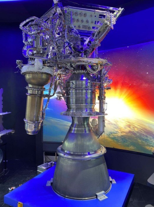 ▲ 한화 부스에 전시된 누리호 액체로켓엔진 ⓒ 한화