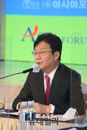 ▲ 국민의힘 대선 경선 후보인 유승민 전 의원이 19일 오전 대구 호텔 수성에서 열린 아시아포럼21(이사장 변태석) 릴레이 정책토론회에 참석해 대선후보로서 소감과 자신의 정책을 밝혔다.ⓒ뉴데일리