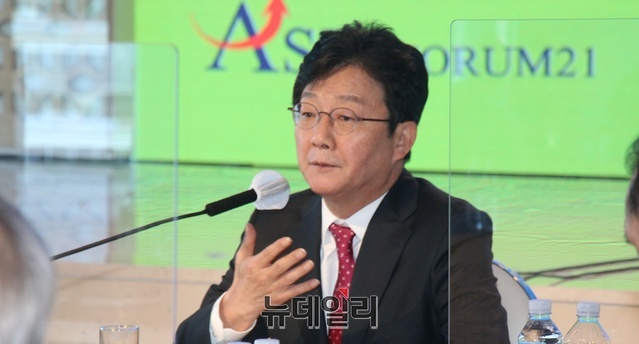 ▲ 유 후보는 19일 오전 대구 호텔 수성에서 열린 아시아포럼21(이사장 변태석) 릴레이 정책토론회에서 “이재명 후보에 대한 수사를 제대로 안해서 그렇지 지금 핵심관계자들이 (외국에서)들어오고 있고 검찰과 경찰이 제대로 수사를 하면 모든 것을 사실대로 말할 수밖에 없을 것”이라고 말했다.ⓒ뉴데일리