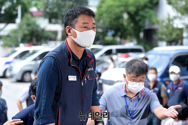 ▲ 8월 4일 종로경찰서에 출석하는 양경수 민주노총 위원장. ⓒ정상윤 기자