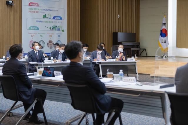 ▲ 19일 부산 본사 대강당에서 열린 '범 KOSPO 갑질근절 비상대책 토론회' 모습 ⓒ남부발전 제공