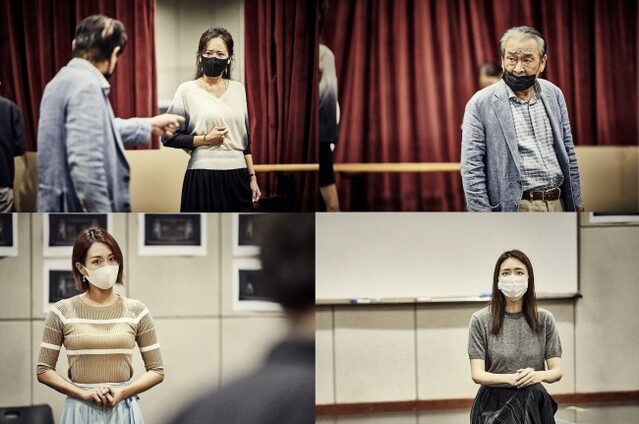 ▲ 연극 '리어왕' 연습 현장(왼쪽부터 시계방향으로 소유진·이순재·이연희·오정연)ⓒ파크컴퍼니