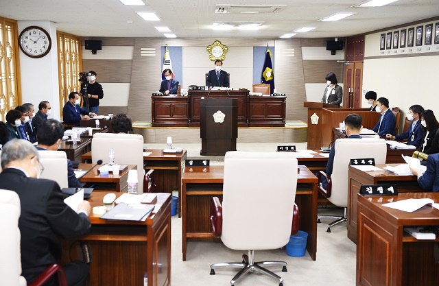 ▲ 군위군의회는 지난 25일 제259회 임시회를 개회했다.ⓒ군위군의회