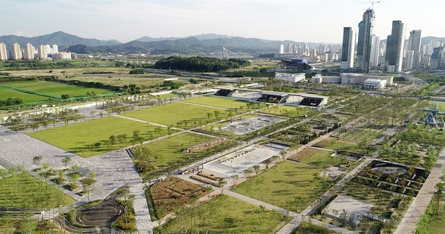 ▲ 세종중앙공원 도시축제마당, 어울림정원 전경.ⓒ공원관리사업소