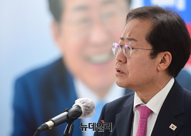 ▲ 홍준표 국민의힘 대선후보가 지난 26일 오후 서울 여의도 jp희망캠프에서 안보·국방 대개혁 공약발표를 하고 있다.ⓒ정상윤 기자