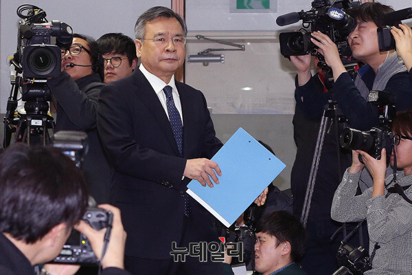 ▲ 박영수 전 특검. 화천대유에서 고문을 맡으며 사업 편의를 봐주고 대가를 받은 것이 아니냐는 의혹을 받는다. ⓒ뉴데일리