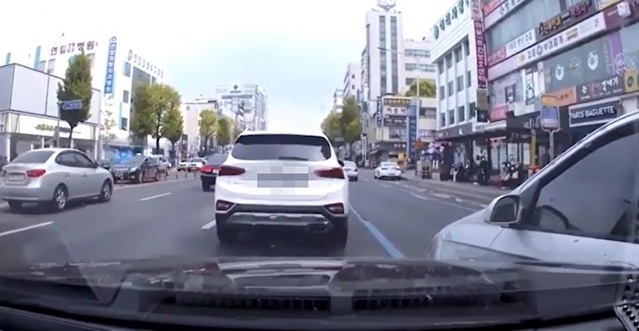 ▲ 대전 롯데백화점 앞 고의 사고 장면.ⓒ대전경찰청