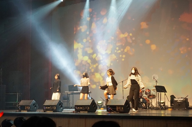 ▲ 지난 3일 청송문화예술회관 대공연장에서 관내 중·고등학생 100여 명이 참석한 가운데 2021 청송군 청소년 어울마당 축제 ‘고·함(고마워 함께해줘서)’ 행사가 열렸다.ⓒ청송군