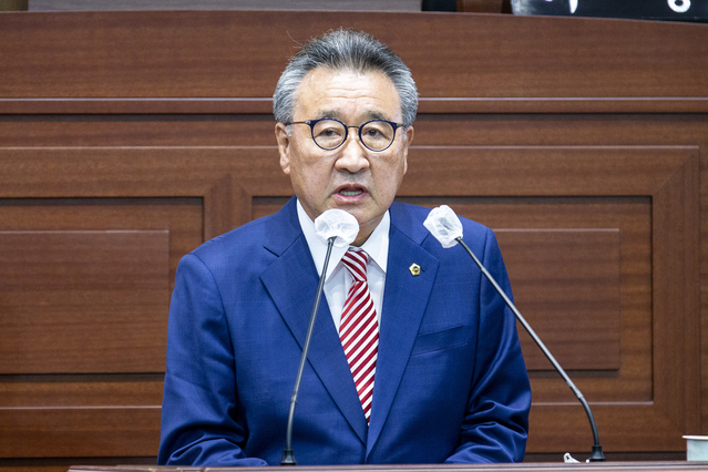 ▲ 경상북도의회 농수산위원회 남용대 의원(울진, 국민의힘)은 11월 8일 제327회 정례회 제1차 본회의 도정질문을 하고 있다.ⓒ경북도의회