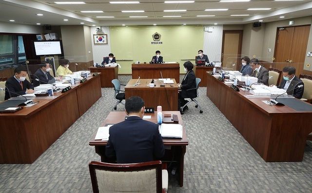 ▲ 충남도의회 행정문회위원회의 행정사무감사 장면.ⓒ충남도의회