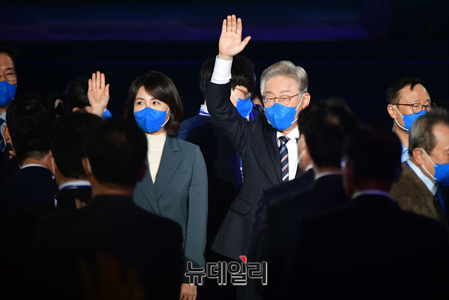 ▲ 이재명 더불어민주당 대통령후보(오른쪽)과 부인 김혜경씨. ⓒ이종현 기자